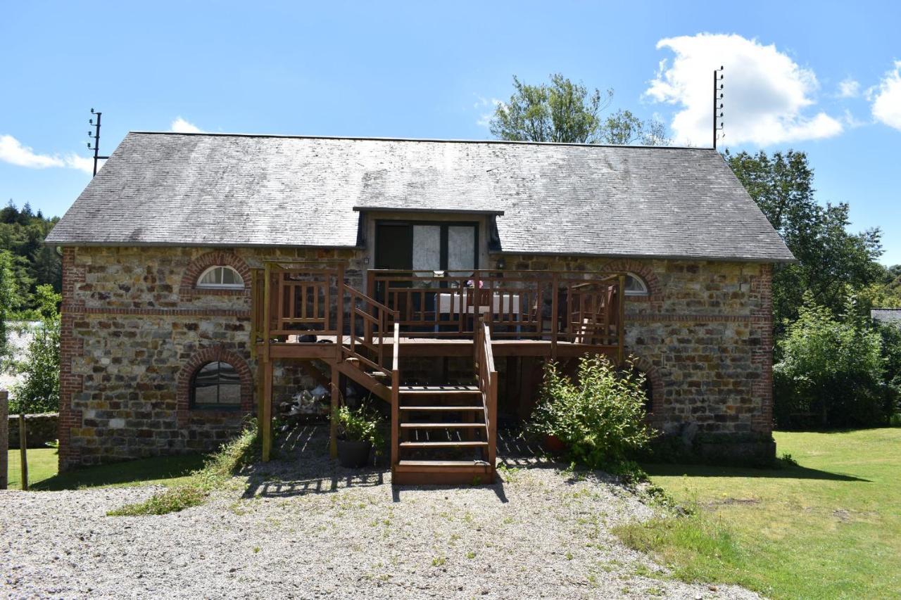 Gites In Le Neufbourg -Mortain Exterior photo