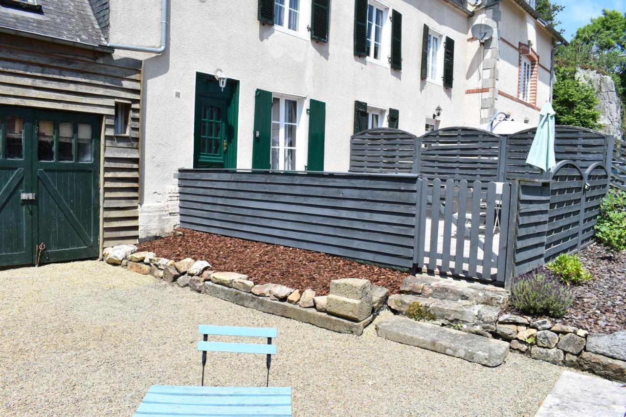 Gites In Le Neufbourg -Mortain Exterior photo